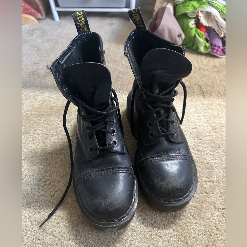 Vintage Early 90’s Platform Docs Women’s 7